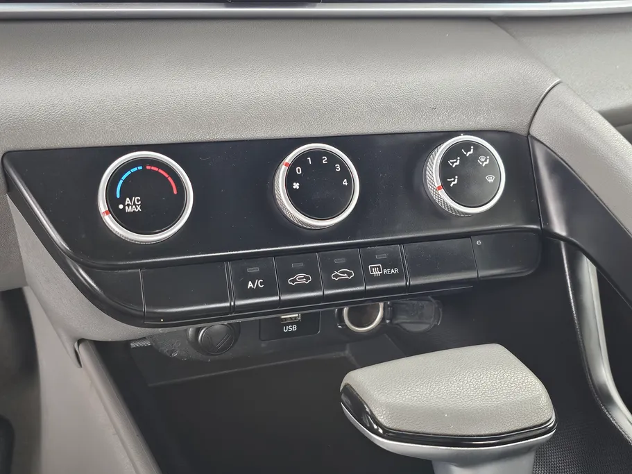 2023 Hyundai Elantra Fleet 