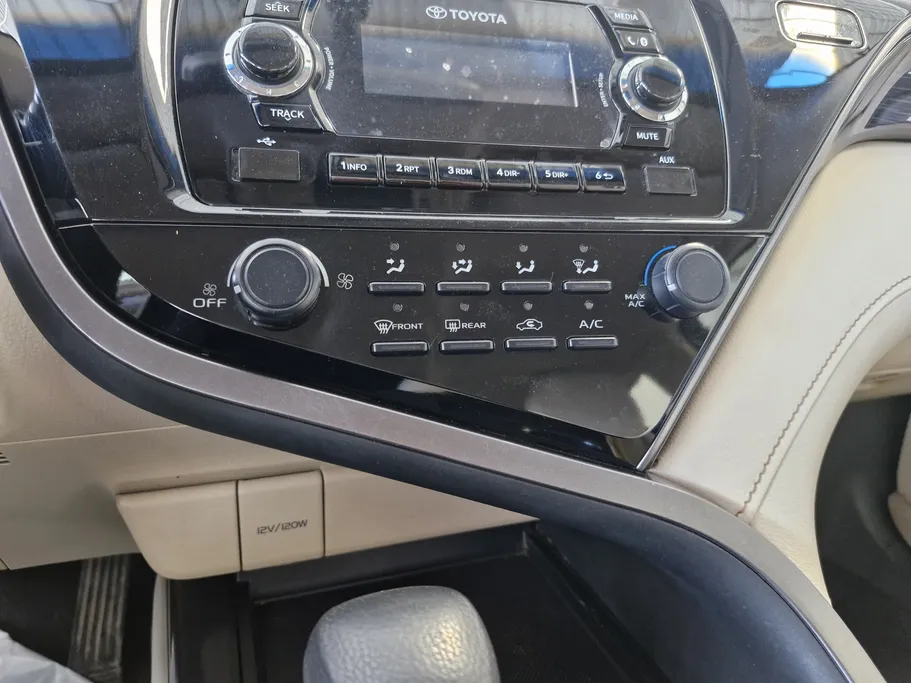 تويوتا كامري LE 2019 