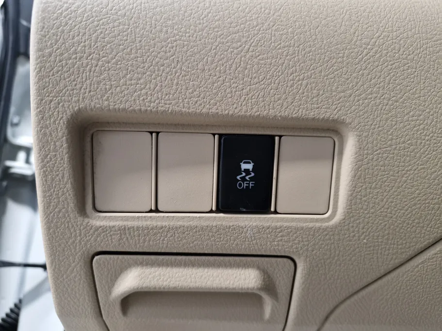 تويوتا يارس Y 2020 