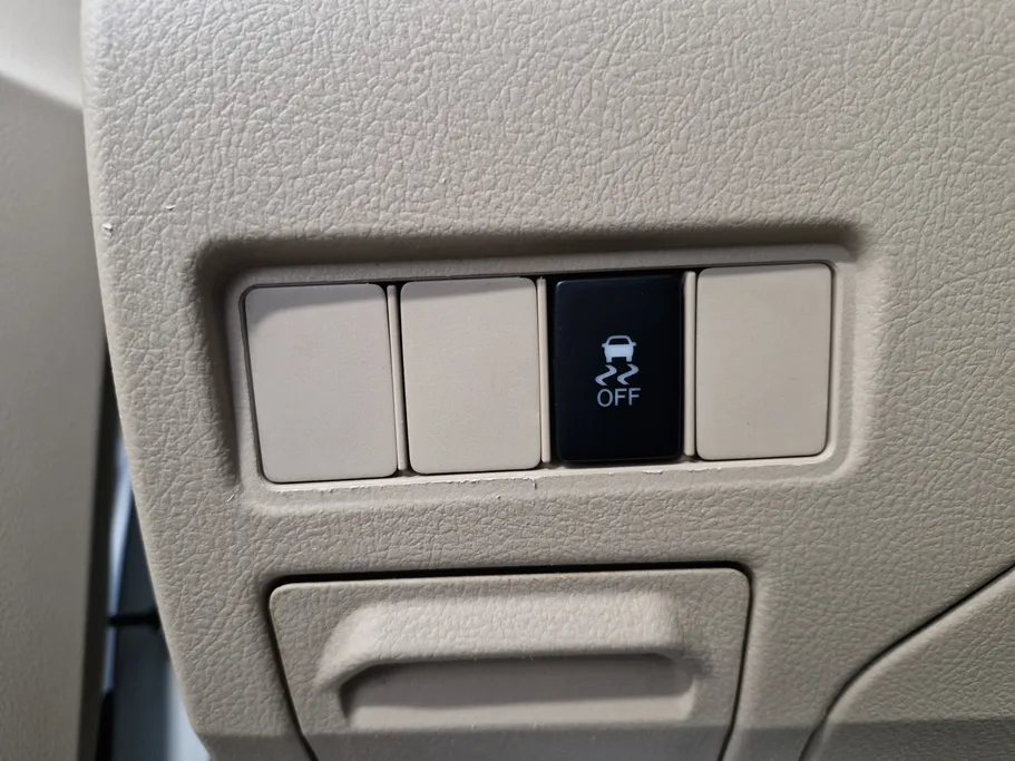 تويوتا يارس Y 2019 