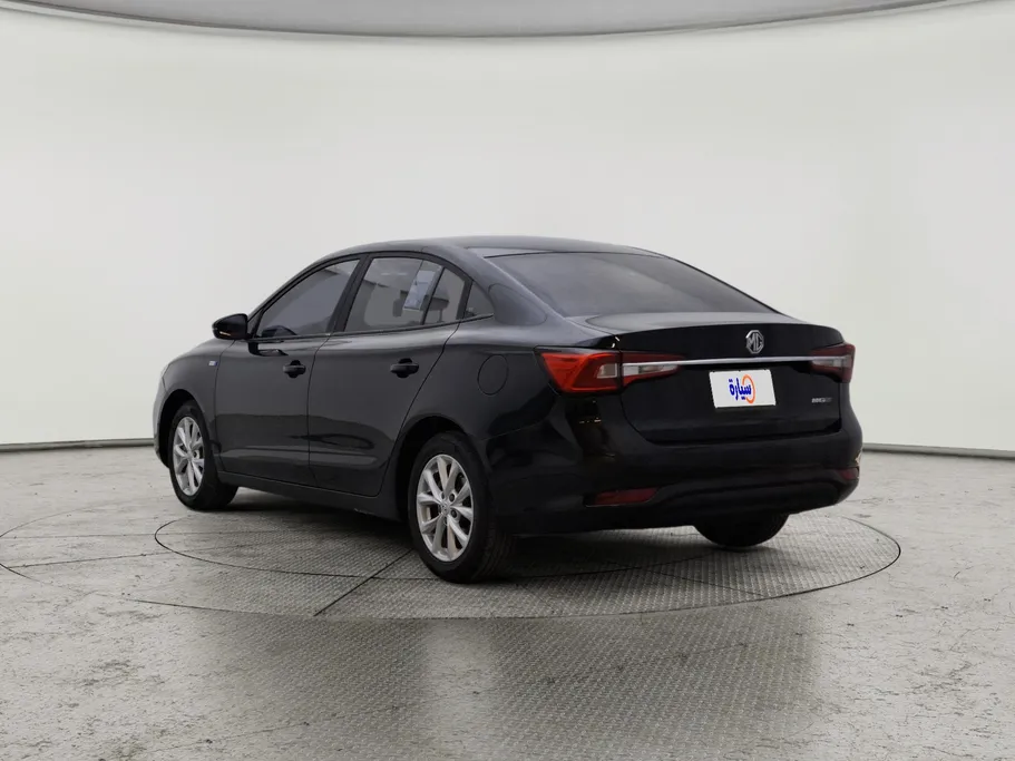 ام جي 5 STD 2023 