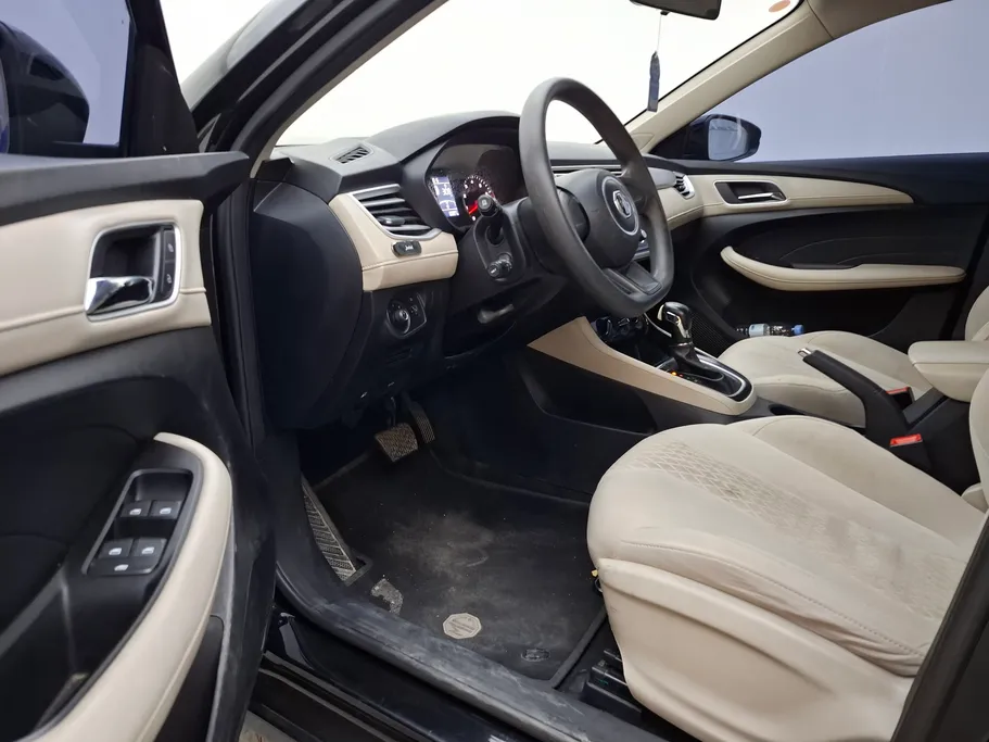 ام جي 5 STD 2023 