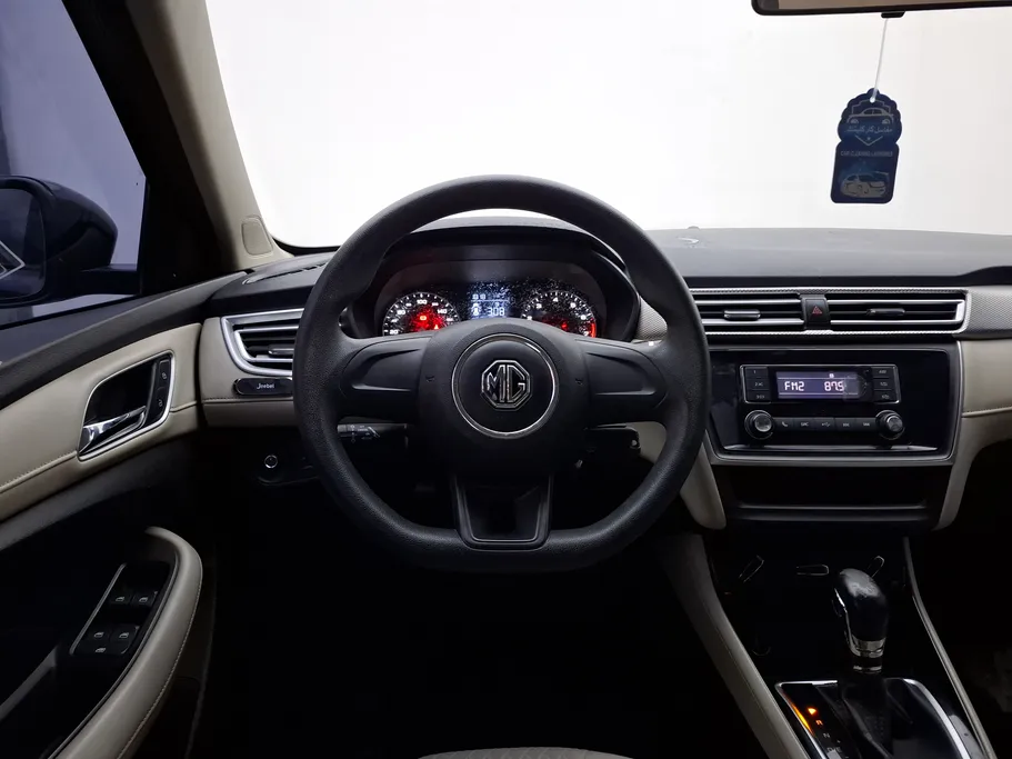 ام جي 5 STD 2023 