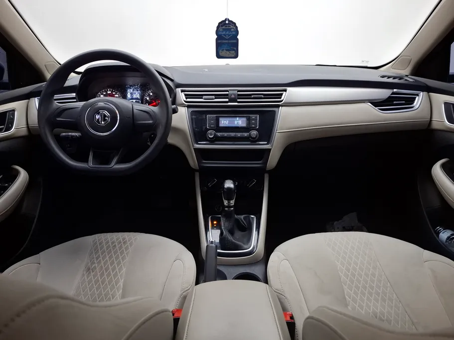 ام جي 5 STD 2023 