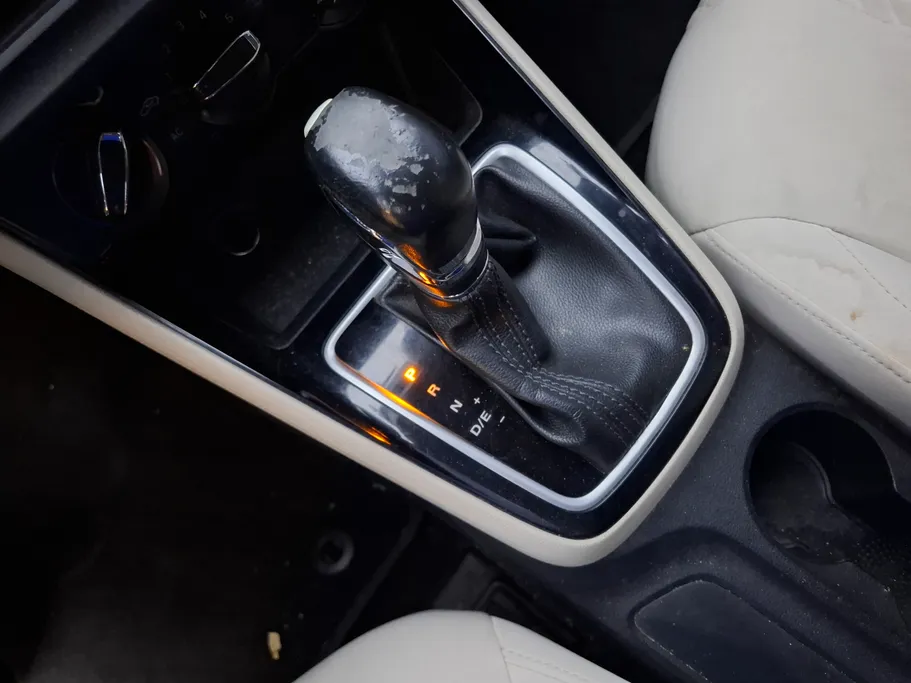 ام جي 5 STD 2023 