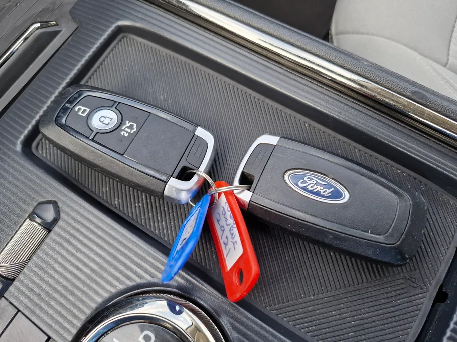 2023 Ford Taurus Ambiente New Shape 