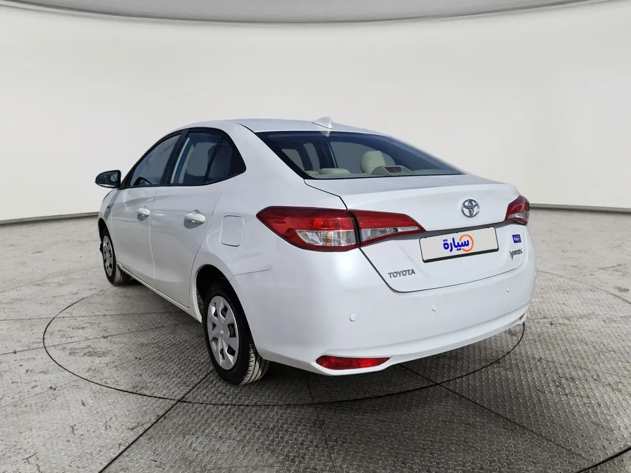 2021 Toyota Yaris  Y 