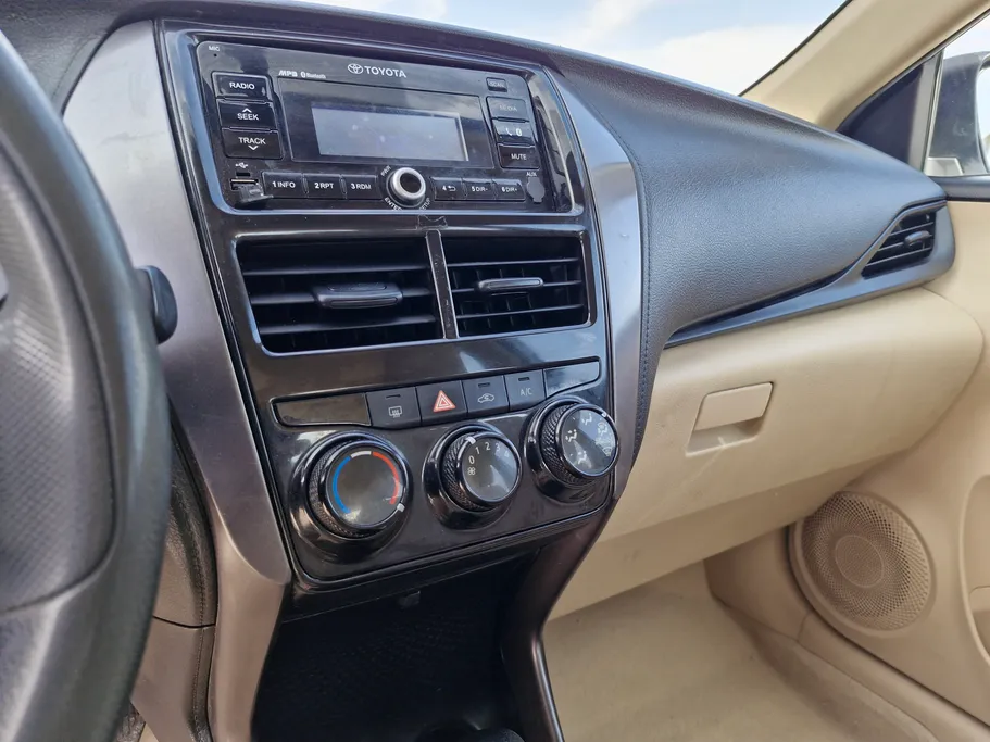 2021 Toyota Yaris  Y 