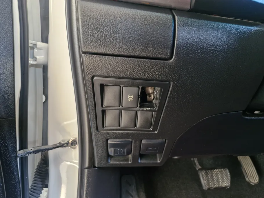 تويوتا هايلكس GLX.S 2019 