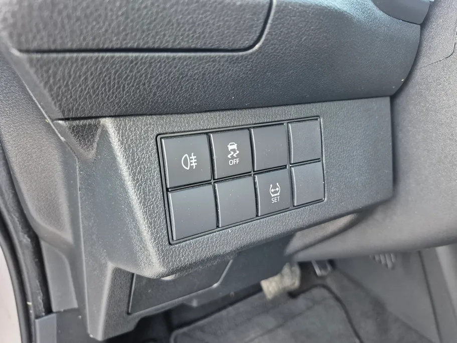 تويوتا يارس Y 2023 