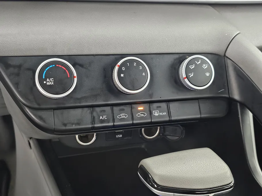 2023 Hyundai Elantra Fleet 