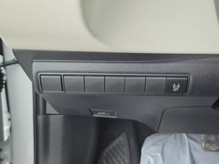 تويوتا كورولا XLI 2024 