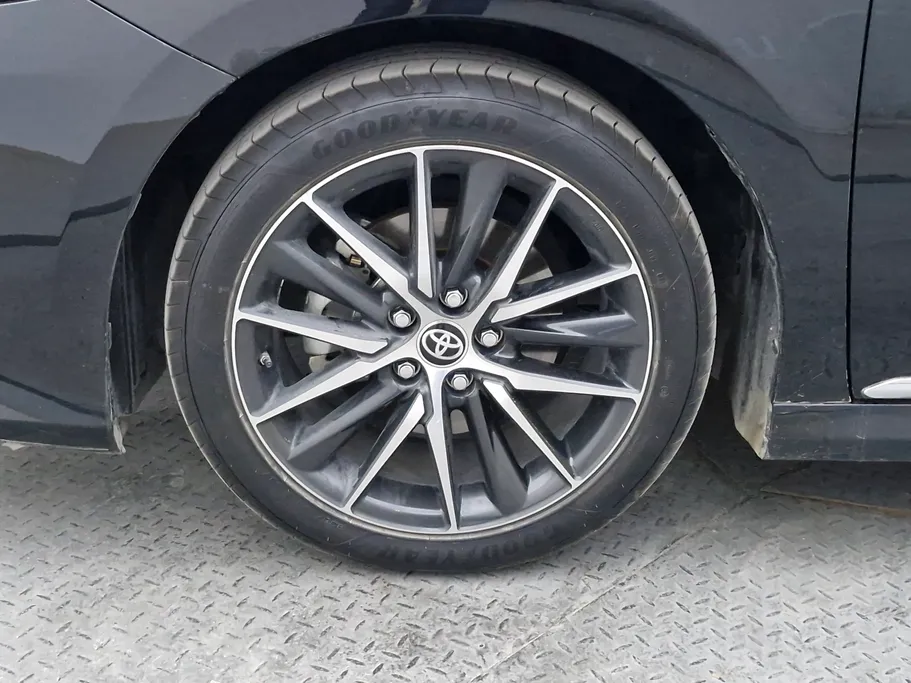 تويوتا كامري GLE HEV  2024 