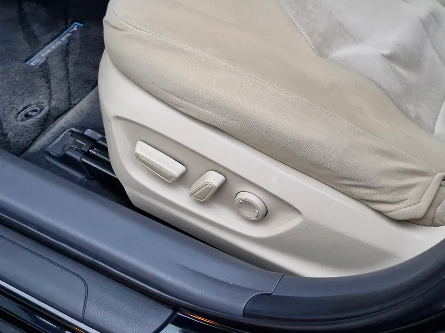 تويوتا كامري GLE HEV  2024 