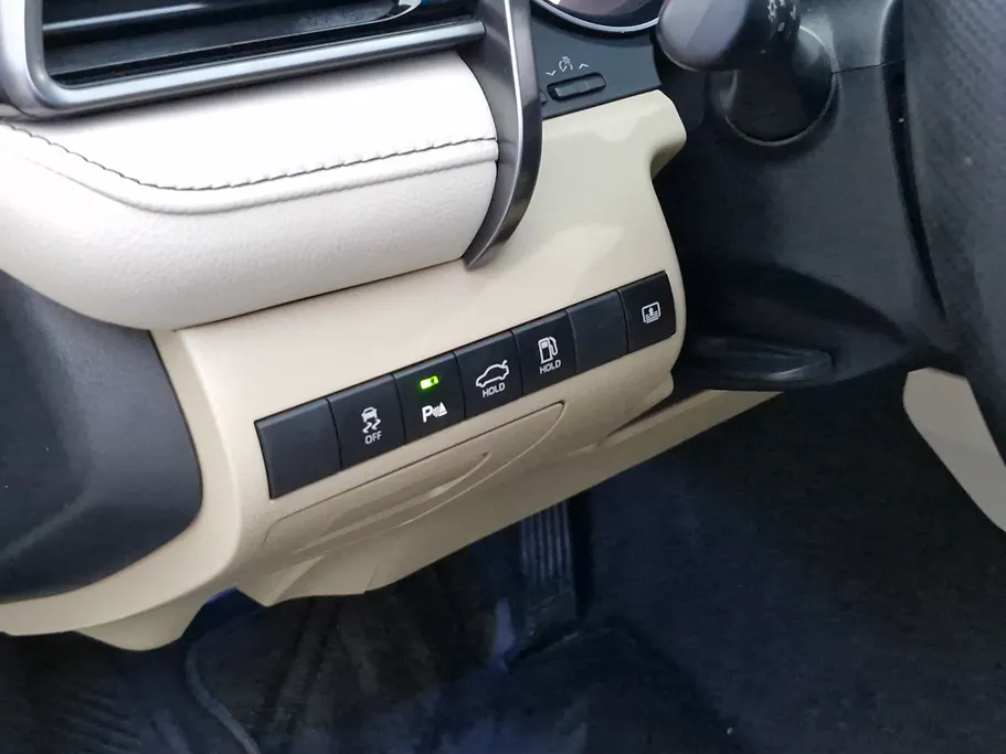 تويوتا كامري GLE HEV  2024 