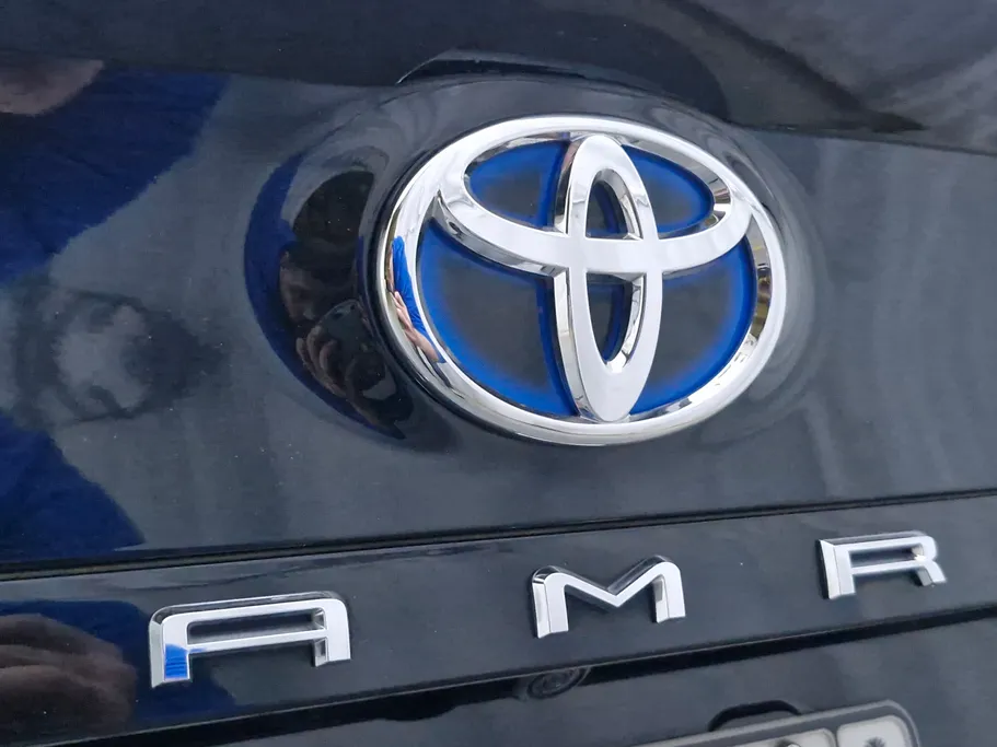 تويوتا كامري GLE HEV  2024 