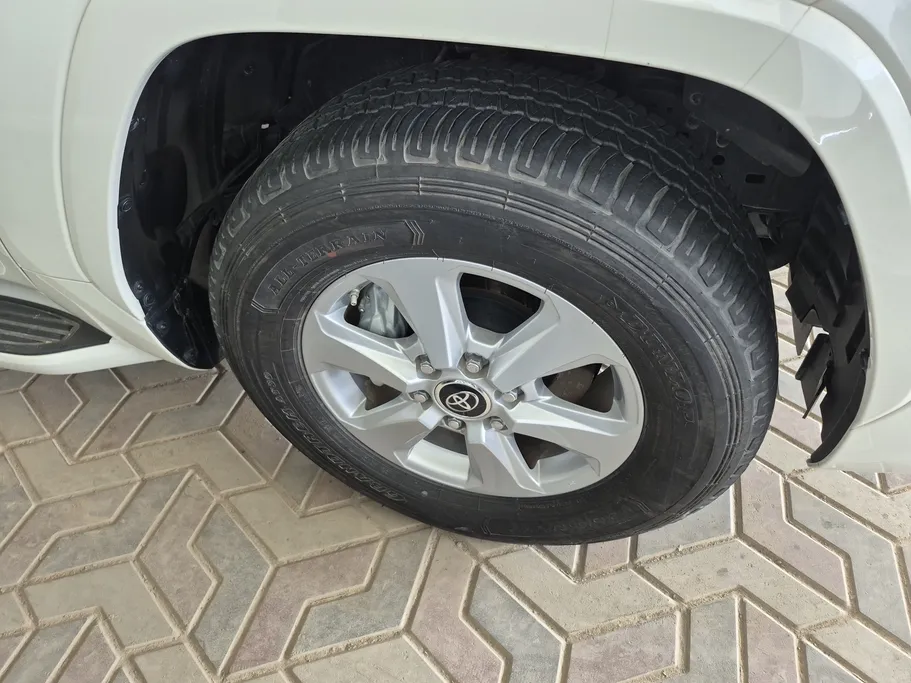 تويوتا لاندكروزر GXR3 2024 