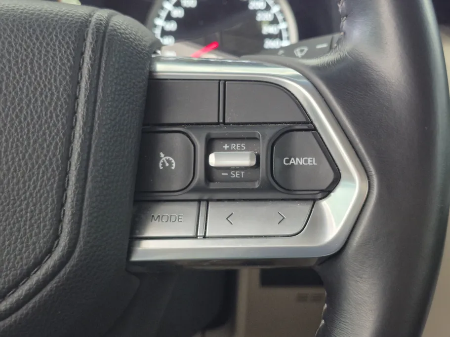 تويوتا لاندكروزر GXR3 2024 