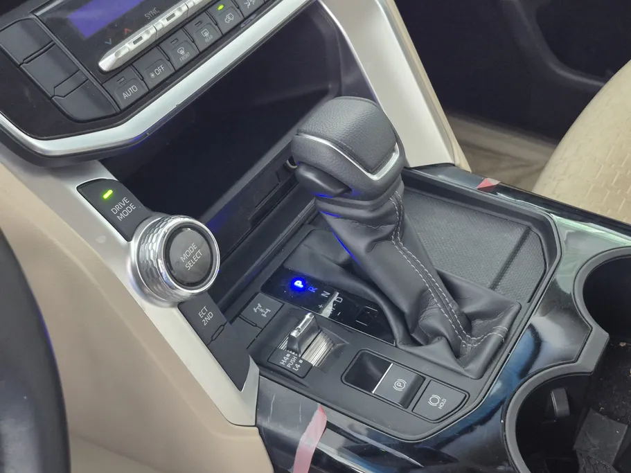 تويوتا لاندكروزر GXR3 2024 