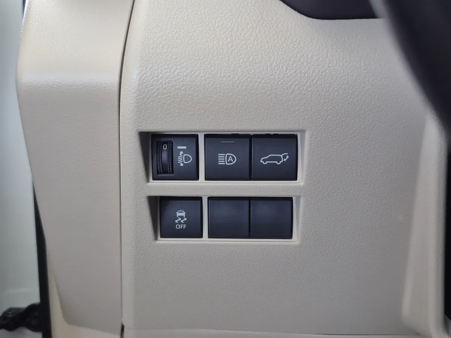 2024 Toyota Land Cruiser GXR 