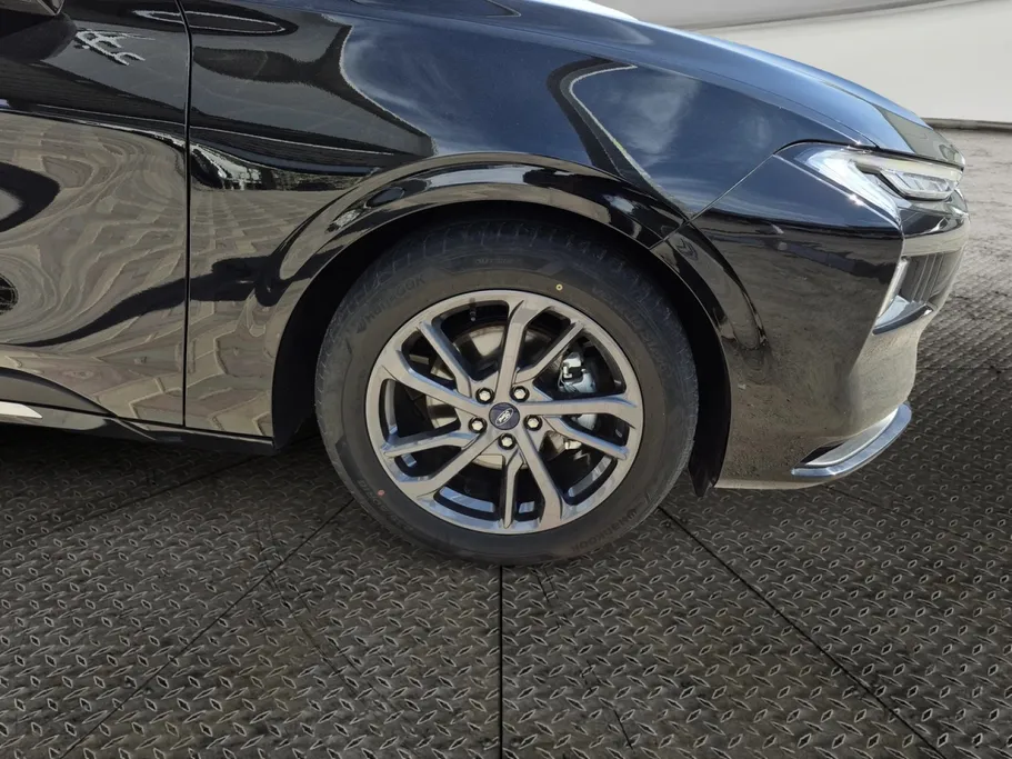 فورد تورس ترند 2025 