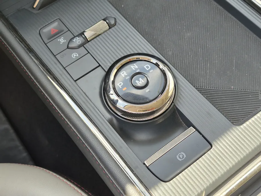 فورد تورس ترند 2025 