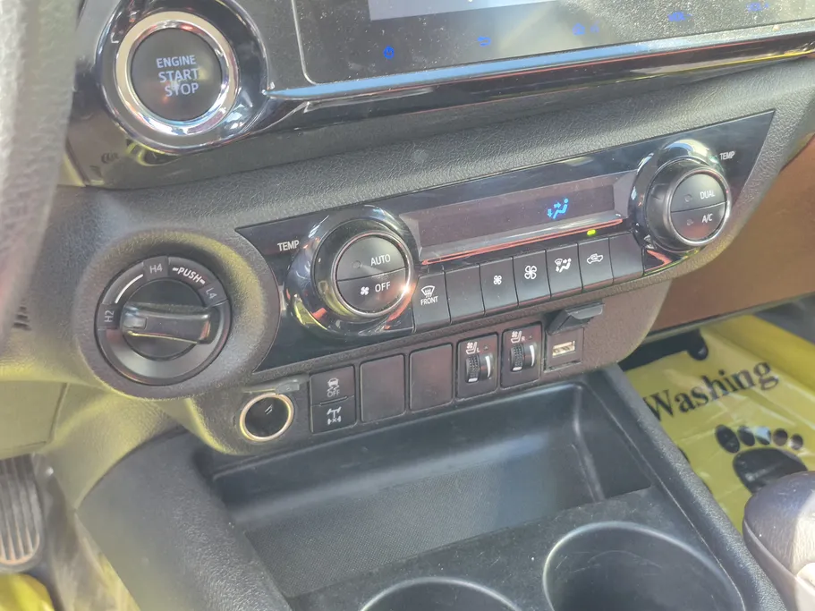 تويوتا هايلكس SGLX 4X4 AT DSL 2024 