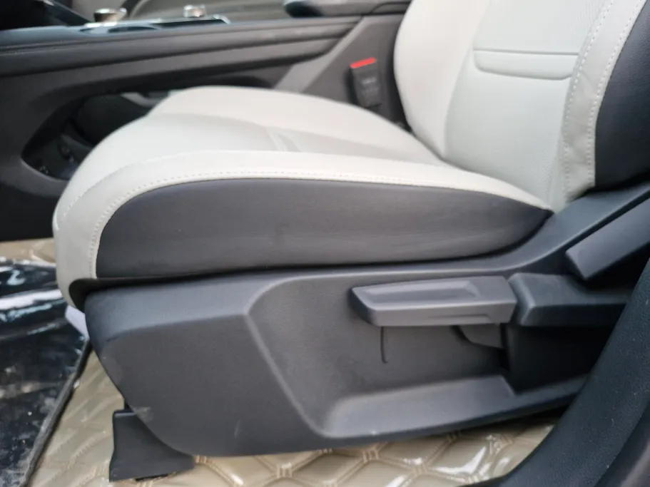 فورد تريتوري امبيانتي 2025 