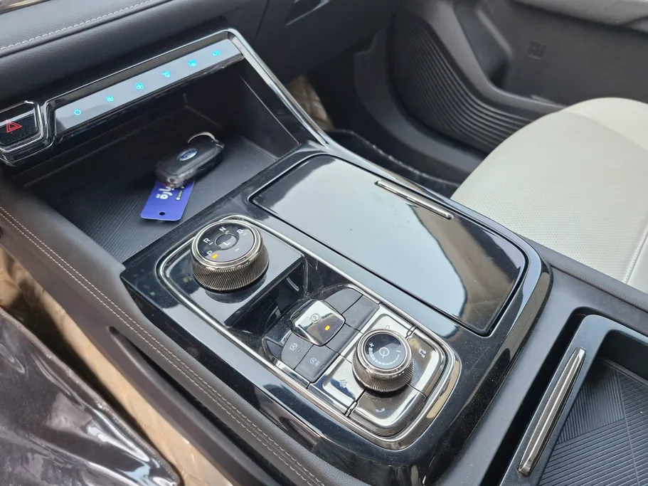 فورد تريتوري امبيانتي 2025 