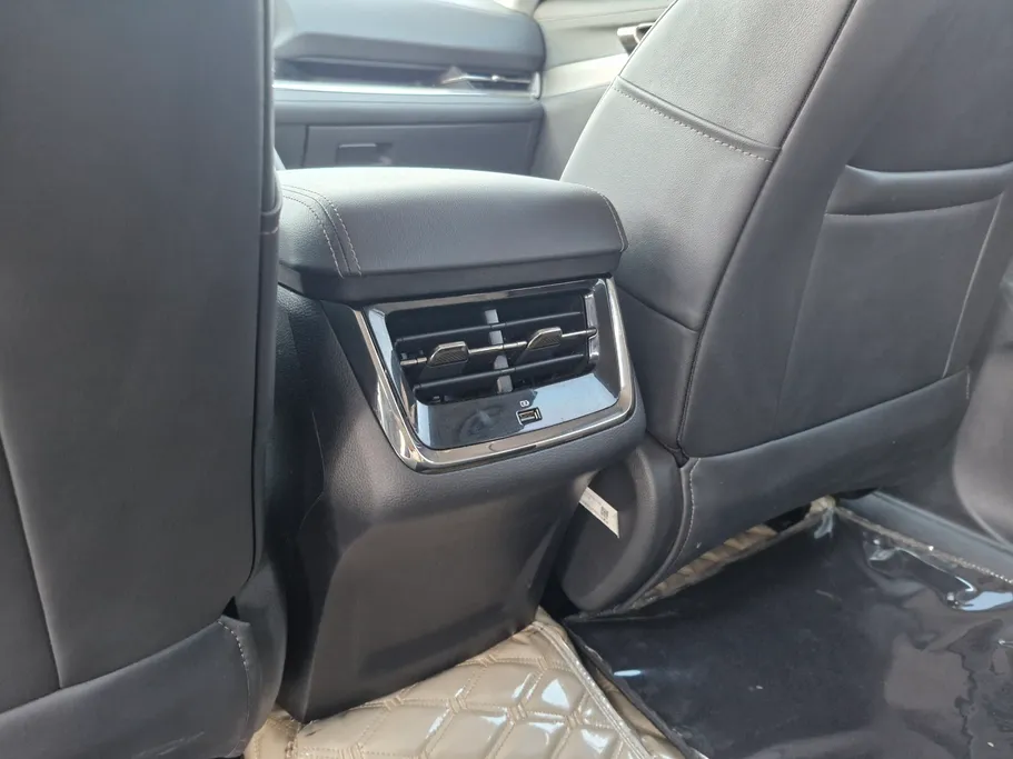 فورد تريتوري امبيانتي 2025 