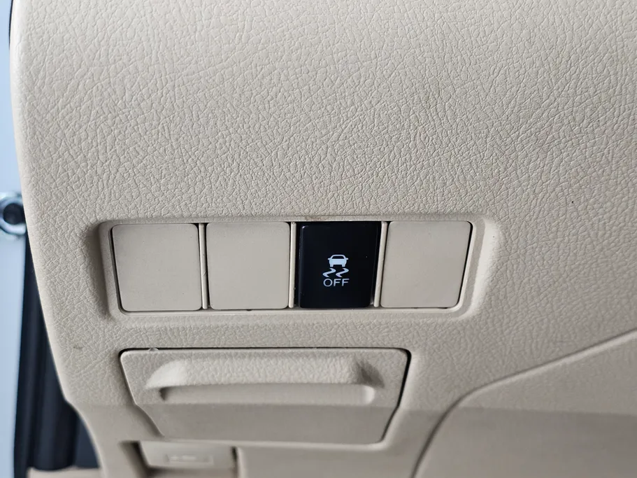 تويوتا يارس Y 2021 