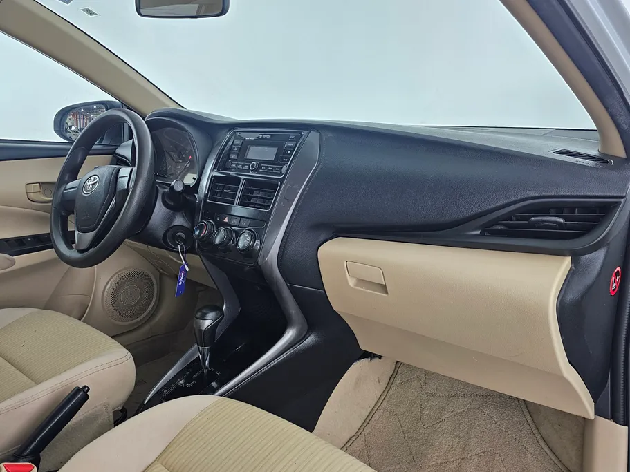 تويوتا يارس Y 2021 