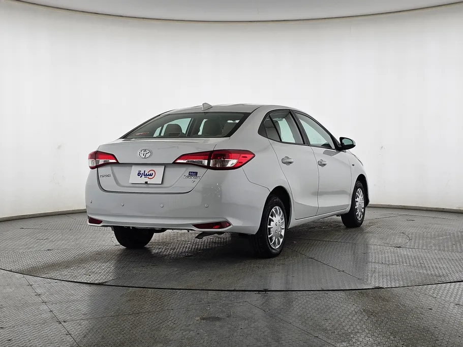 تويوتا يارس Y 2021 
