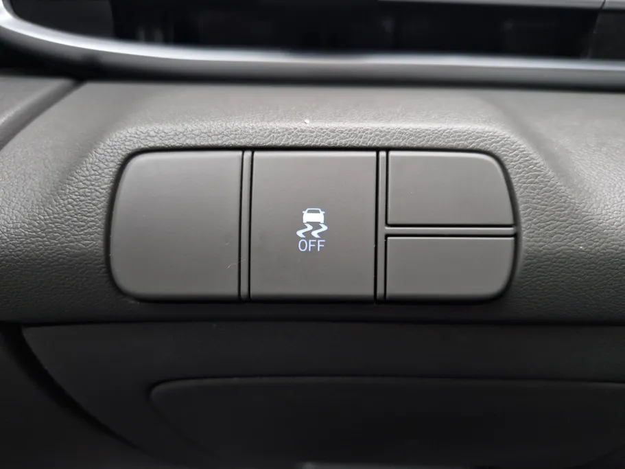 2023 Hyundai Elantra Smart 