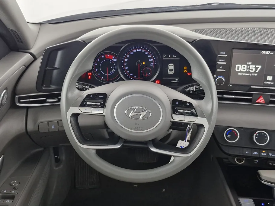 2023 Hyundai Elantra Smart 