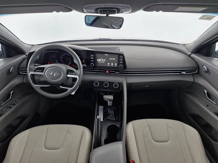 2023 Hyundai Elantra Smart 