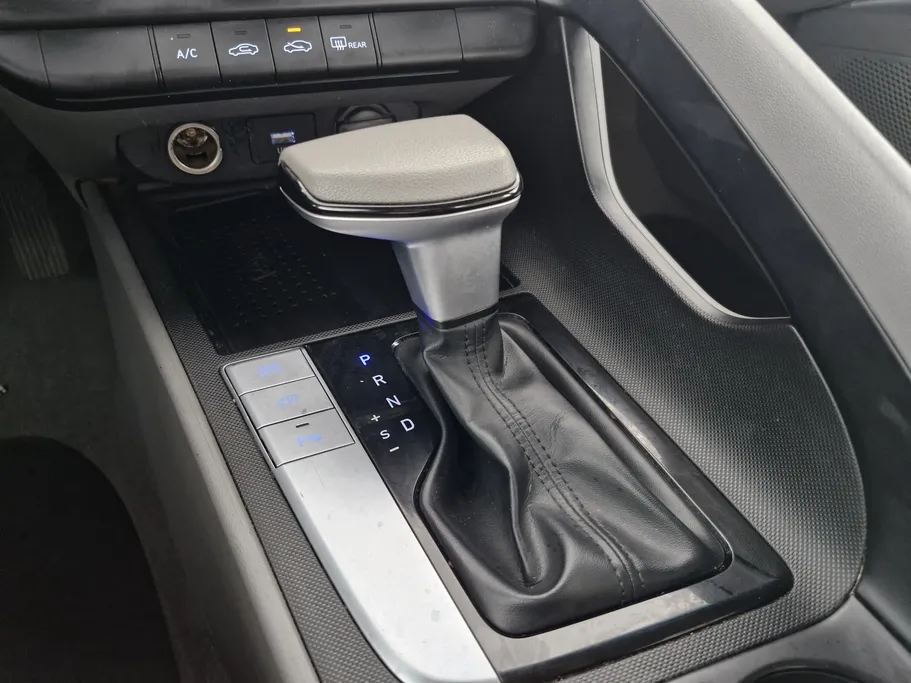 2023 Hyundai Elantra Smart 