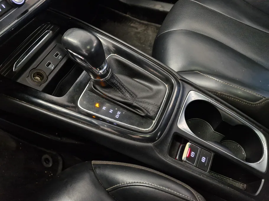 ام جي 5 LUX 2023 