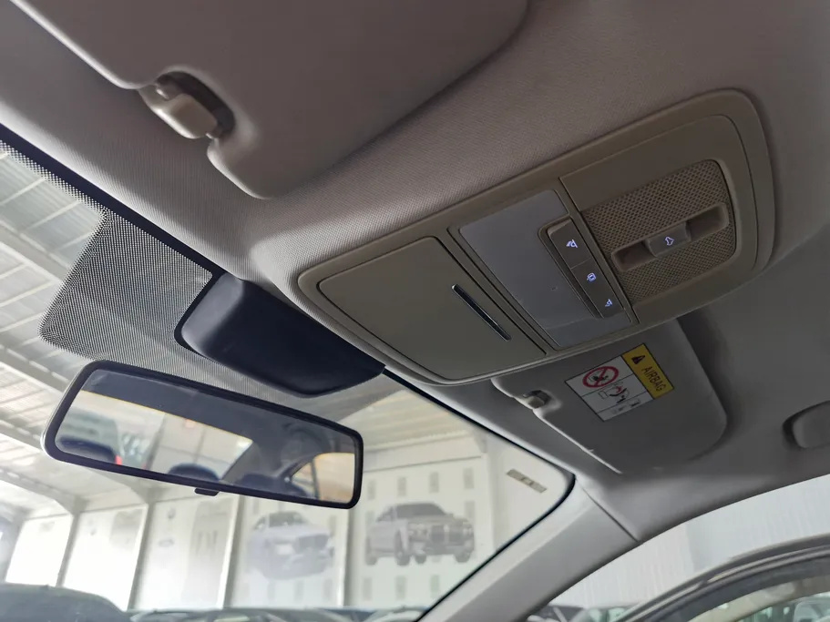 ام جي 5 LUX 2023 