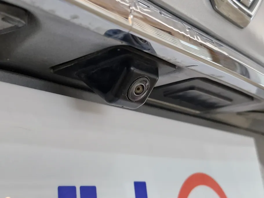 ام جي 5 LUX 2023 