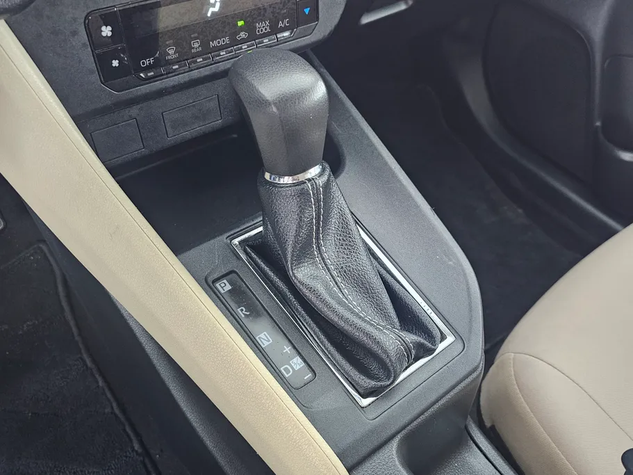 2024 Toyota Yaris  Y 