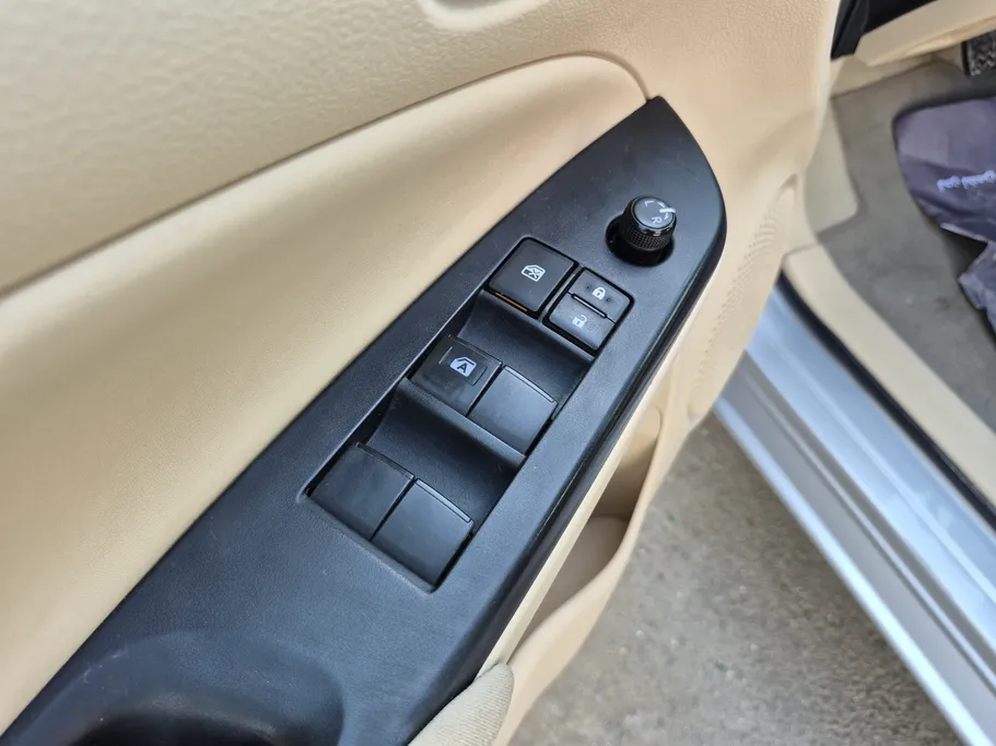 تويوتا يارس Y FLT 2021 