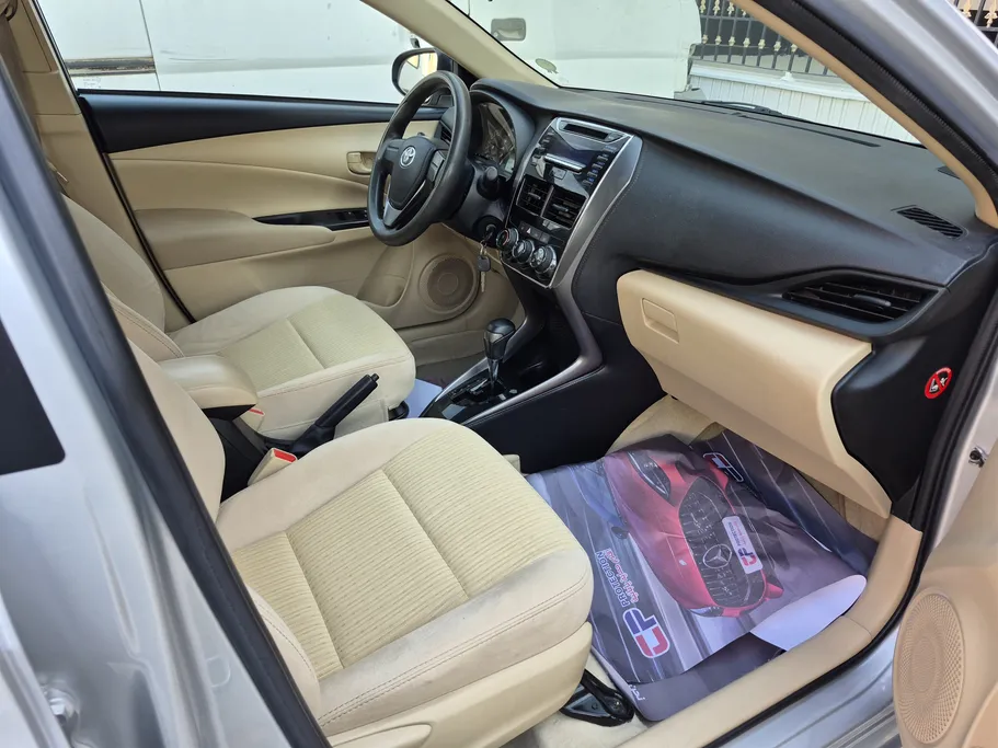 تويوتا يارس Y FLT 2021 