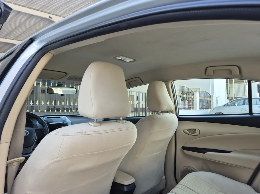 تويوتا يارس Y FLT 2021 