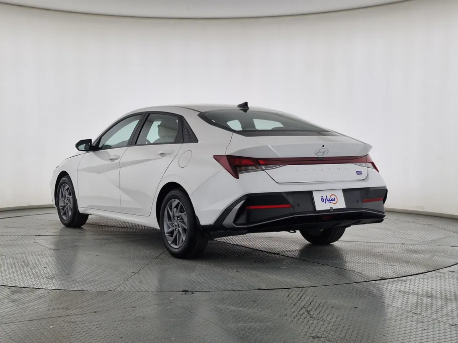 2024 Hyundai Elantra Smart 