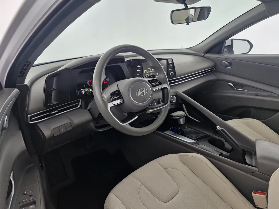 2024 Hyundai Elantra Smart 