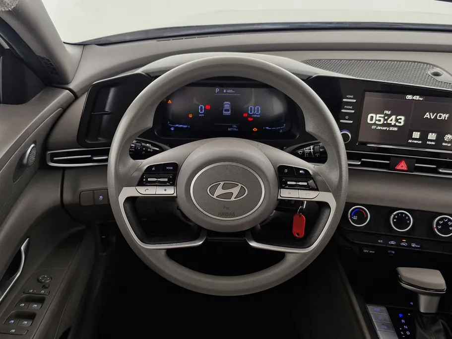 2024 Hyundai Elantra Smart 