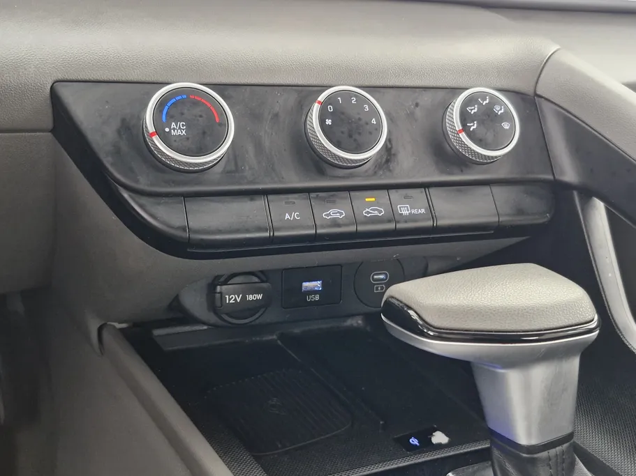 2024 Hyundai Elantra Smart 