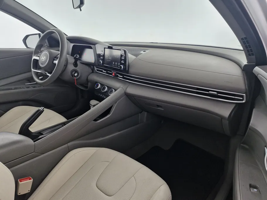 2024 Hyundai Elantra Smart 