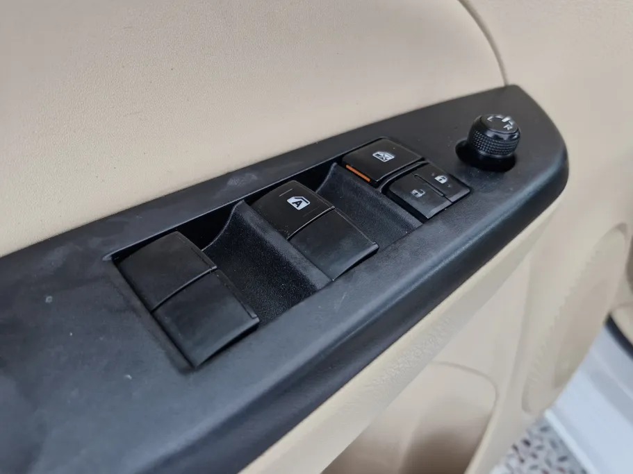 تويوتا يارس Y 2021 